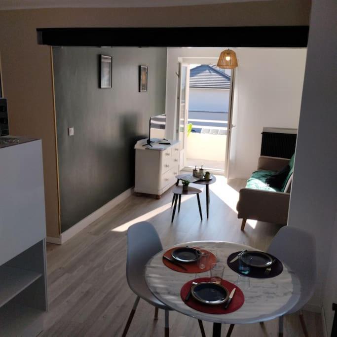 Appartement Verdoyant Au Bord Du Lac Leman Entre Evian Et Thonon Dans Une Villa Publier Esterno foto
